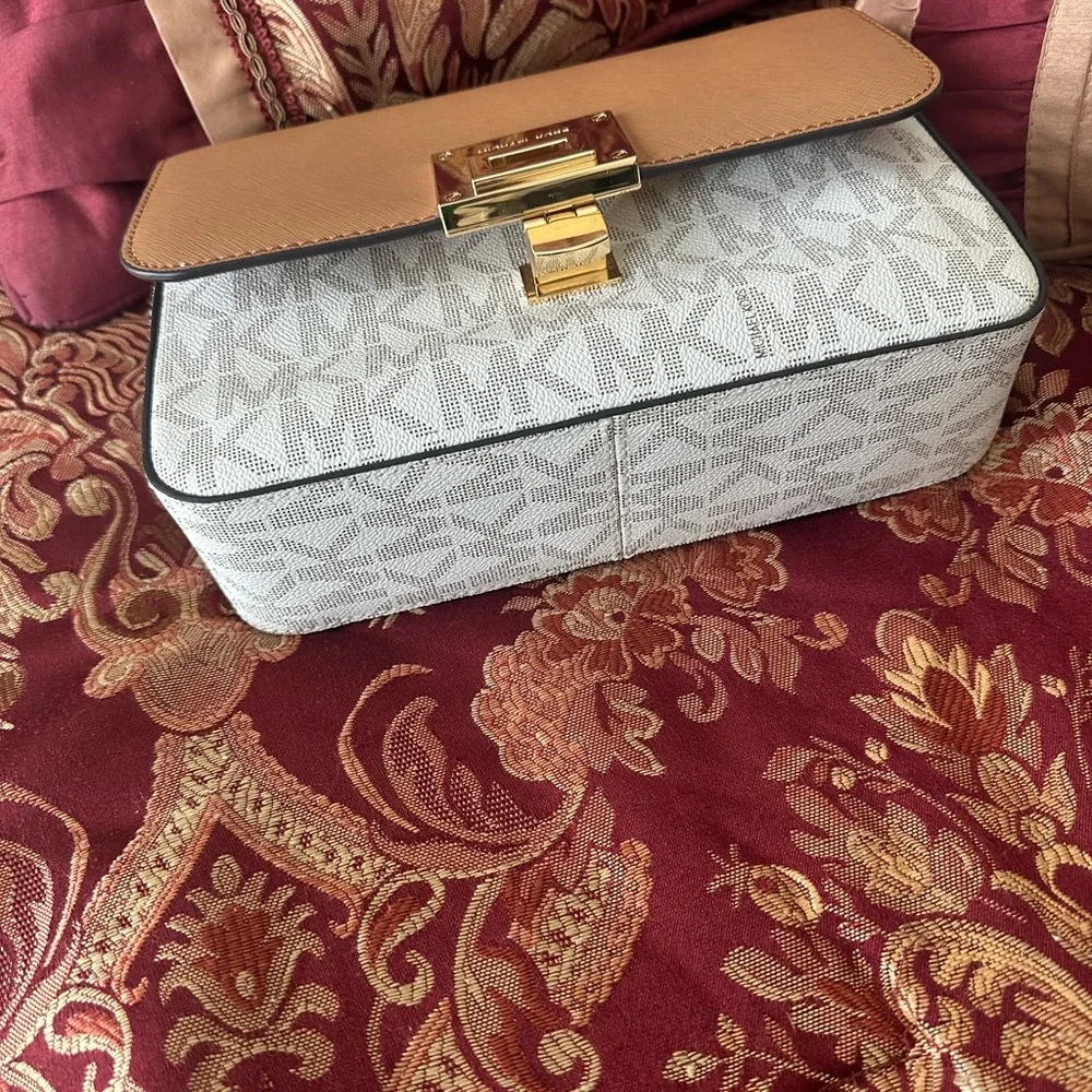 Michael Kors Cream and Tan Crossbody Bag with Gold-Tone Hardware - Picture 3 of 3